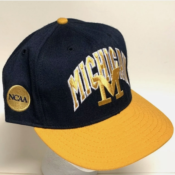 Michigan Wolverines 80’s/90's NCAA Navy & Yellow Retro Throwback stitched Hat - Picture 4 of 7